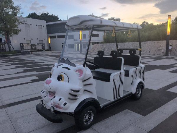 傲虎新款白色老虎高端扫码代步车上市-复制