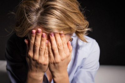 《职场压力与情绪管理培训：帮助员工保持高效工作状态的心理调适方案》