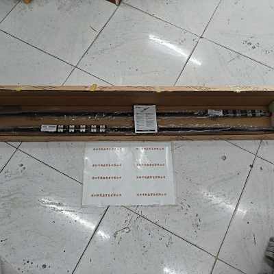 THK  SR15V6UUE-1400LFY   导轨