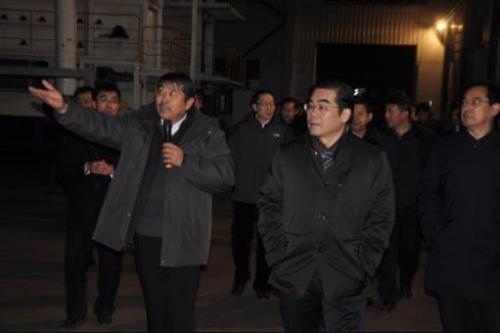 丁繡峰等領(lǐng)導觀(guān)摩神州選煤裝備制造基地二期擴建項目