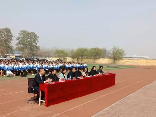 神州集團：不忘初心勇?lián)?助力教育獻愛(ài)心