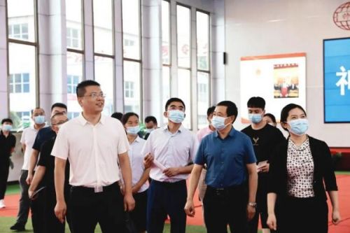 “專(zhuān)精特新”創(chuàng  )發(fā)展新高地！省委組織部政策研究室副主任董愛(ài)民一行調研神州集團！