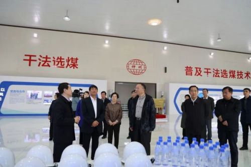 中國老科協(xié)副會(huì )長(cháng)李健一行蒞臨神州調研指導！