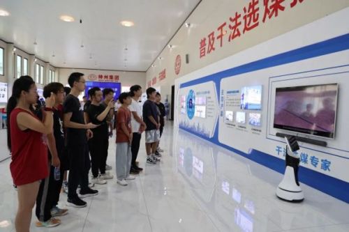 華北科技學(xué)院師生一行來(lái)神州集團參觀(guān)學(xué)習