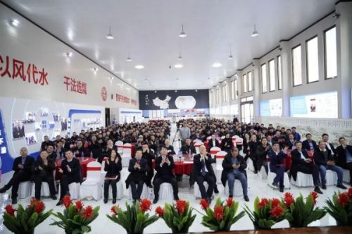 祥龍昂首，萬(wàn)象起新丨2023年度神州集團表彰大會(huì )暨新春團拜會(huì )隆重舉行！