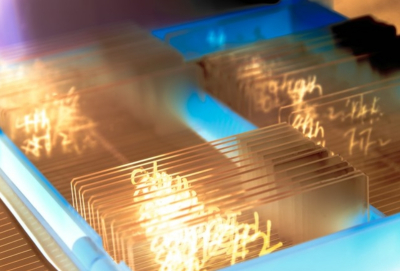 AR眼镜的多维应用：从工业到医疗的全方位革新