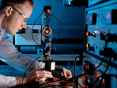 引领工业4.0：B端市场的AR眼镜革命