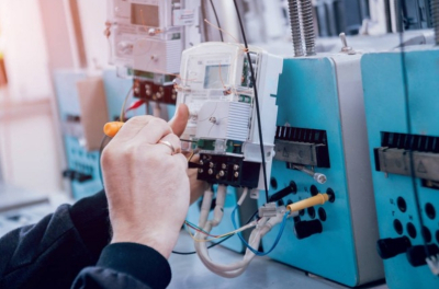 AR眼镜应用：技术革新与行业融合