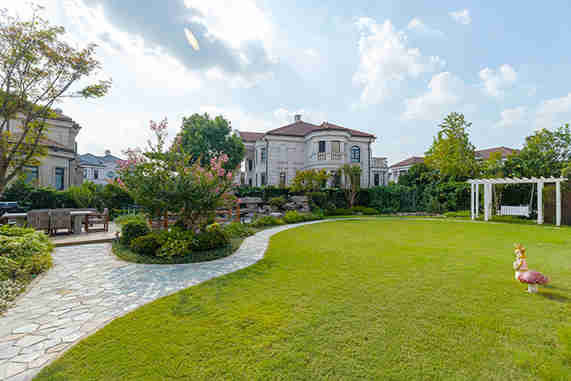 安曼西郊山水叠院