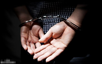 被刑事拘留后家属首先要做什么？