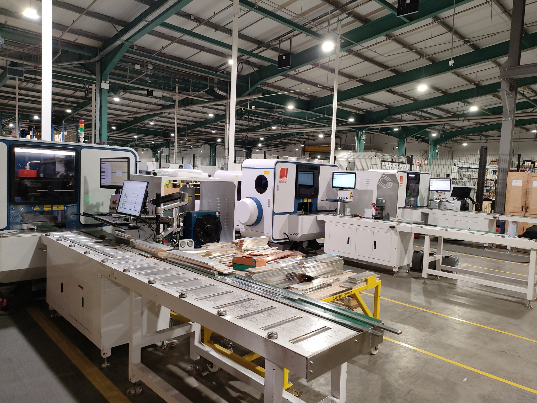 欧洲客户已经拥有多条倍恩智能母排加工生产线