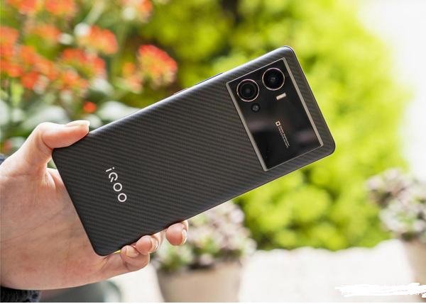 4月买啥手机？4月好评超高的4款手机推荐！