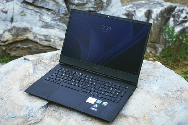 别再瞎买了 这3款游戏本照着买就对了！