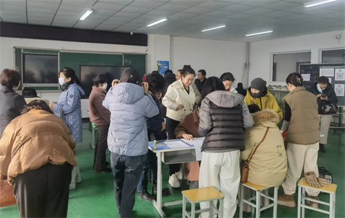 【社区教育】曹妃甸社区教育分院（老年开放大学）报名火爆 银发学子乐享“充电”生活