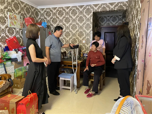 【扶贫济困】曹妃甸区职教中心（高级技校）深入营城村、幸福花园开展帮扶慰问