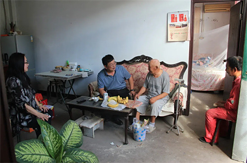 【情暖人心】曹妃甸区职教中心（高级技校）开展“双节”走访慰问活动