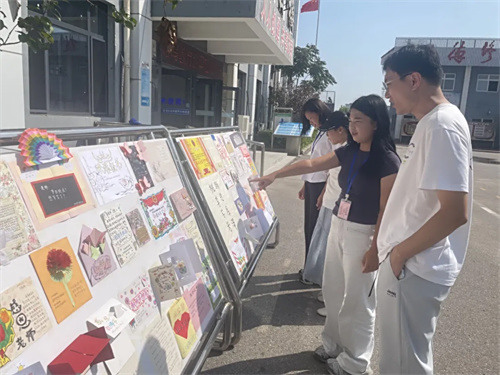 以匠心致师恩 用热爱写告白——曹妃甸区职教中心举办教师节学生作品展示活动