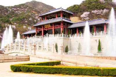 长城华人怀思堂墓地价格是多少？