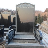 玉叶陵园立碑