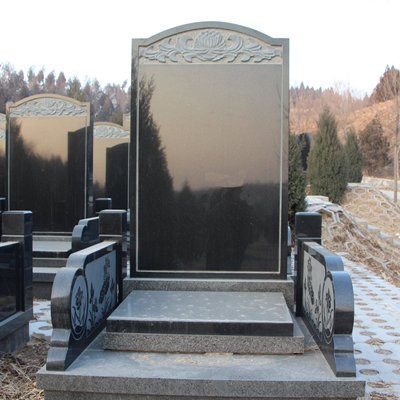 玉叶陵园立碑