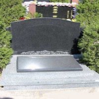 宝云岭墓园立碑