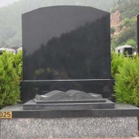 盘龙台公墓立碑