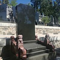 温泉公墓立碑