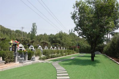 皇家龙山陵园环境如何？