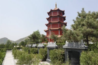 皇家龙山陵园简单介绍