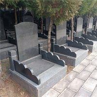 九龙山陵园立碑