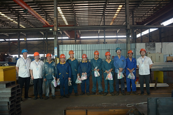 炎炎夏日    濃濃關懷