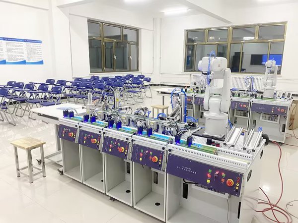 Warm congratulations on the completion of the Intelligent Manufacturing Experience Room and E-commerce Practice Center Equipment and Electrical Teaching Equipment Training Room at Chaoyang Technician College