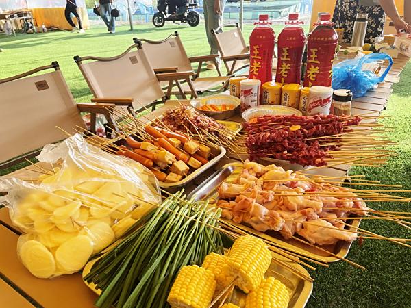 钓虾烧烤齐上阵，解锁夏日团建新“趣”处