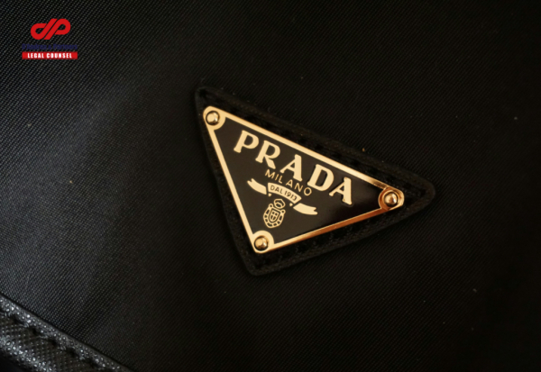 普拉达收购范思哲：意大利奢侈时尚产业开启新纪元