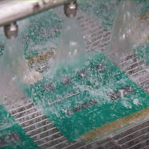 浸沒(méi)式冷卻技術(shù)在服務(wù)器領(lǐng)域未來(lái)廣泛應(yīng)用