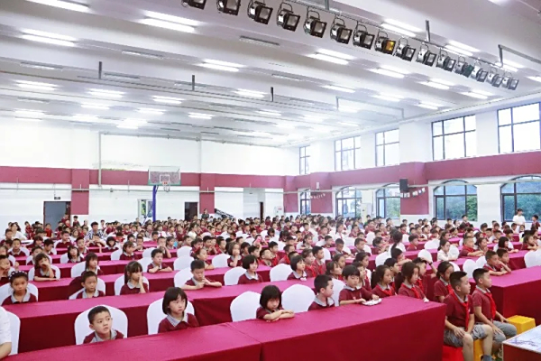 如果信念有颜色，那一定是中国红——保罗外国语学校爱国主义教育