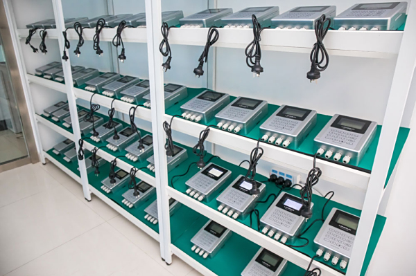 超声波流量计广泛地用于液体流体的流速、流量和热测量