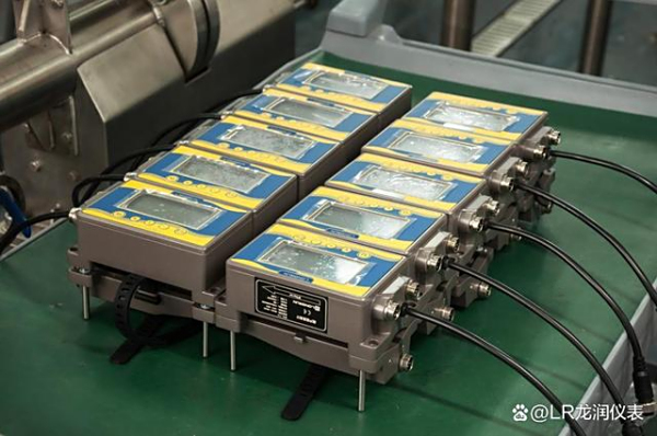 赏析DN15-DN40管径超声波流量计0.2级小标定系统