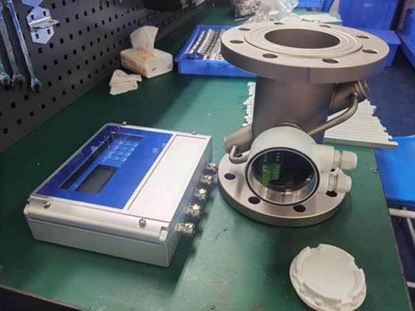 赏析超声波流量计之新款分体式管段传感器质感和质量