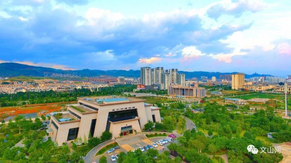  文山普者黑机场特价机票查询与机场航空售票处电话