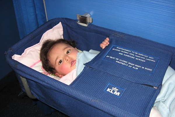 南方航空买婴儿票步骤,南航婴儿乘机规定及怎么买票,南航婴儿摇篮申请标准