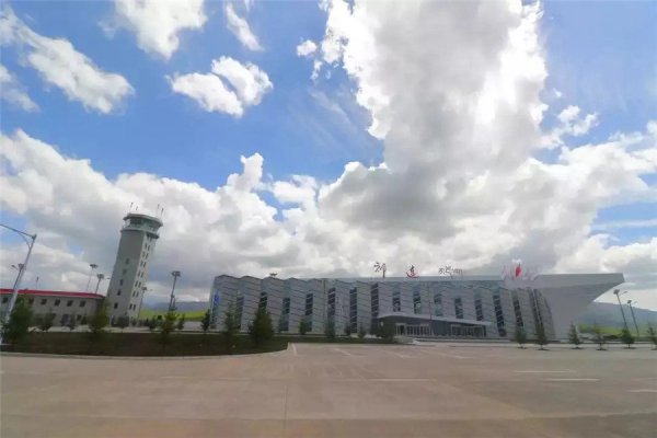 一个老师带领10个学生怎么买团购机票,多人购买机票有优惠吗