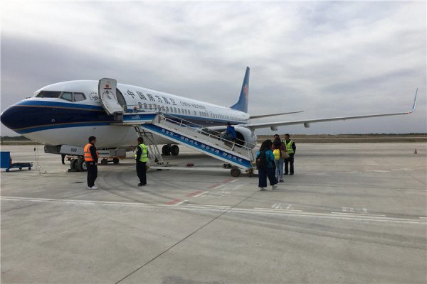 大学生机票怎么买最便宜，大学生放暑假买机票最佳时间