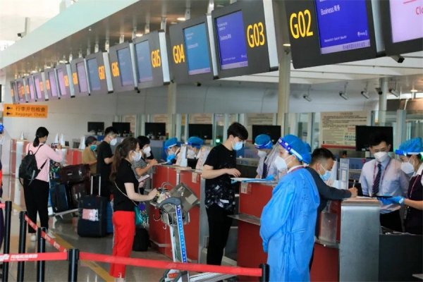 用手机怎么订机票？手机上订的机票怎么改签？