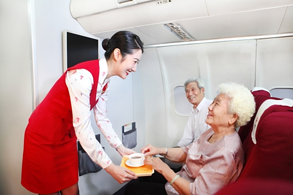 70岁老人买机票有限制吗？老年人购买飞机票有折扣吗