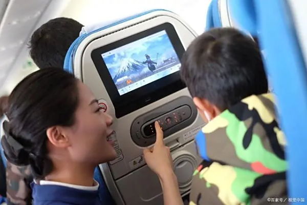 12岁的小孩买机票算儿童票吗,12岁孩子飞机票是半价吗