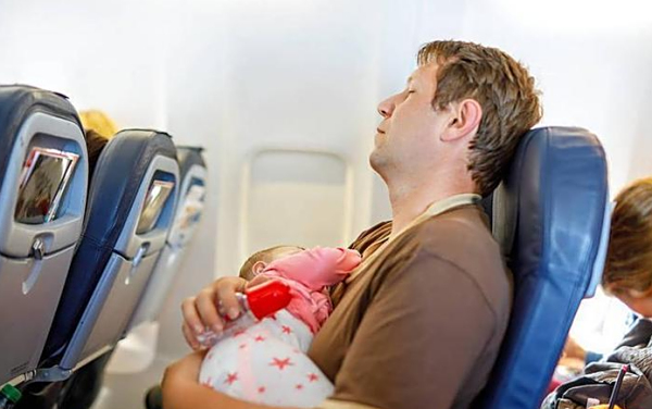 坐飞机婴儿票是几岁以下，婴儿票和儿童票有什么区别