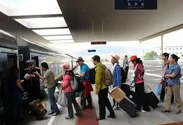 高铁退票扣多少手续费，高铁退票手续费规则