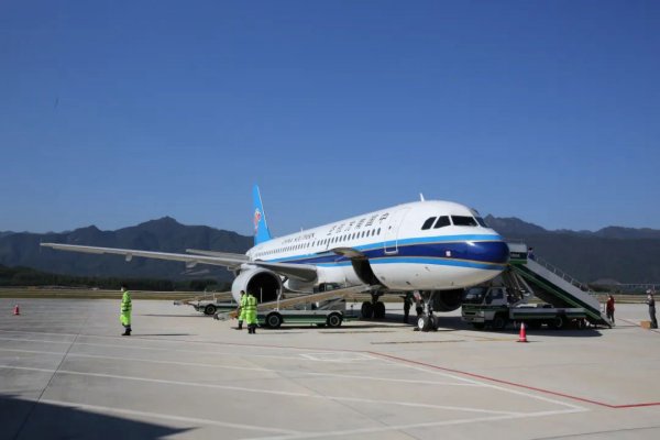 6个人坐飞机能申请团队机票吗，买机票团购至少需要多少人才能买