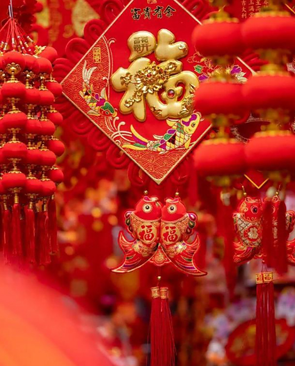 2025年春节机票啥时候买合适？过年机票提前多久订